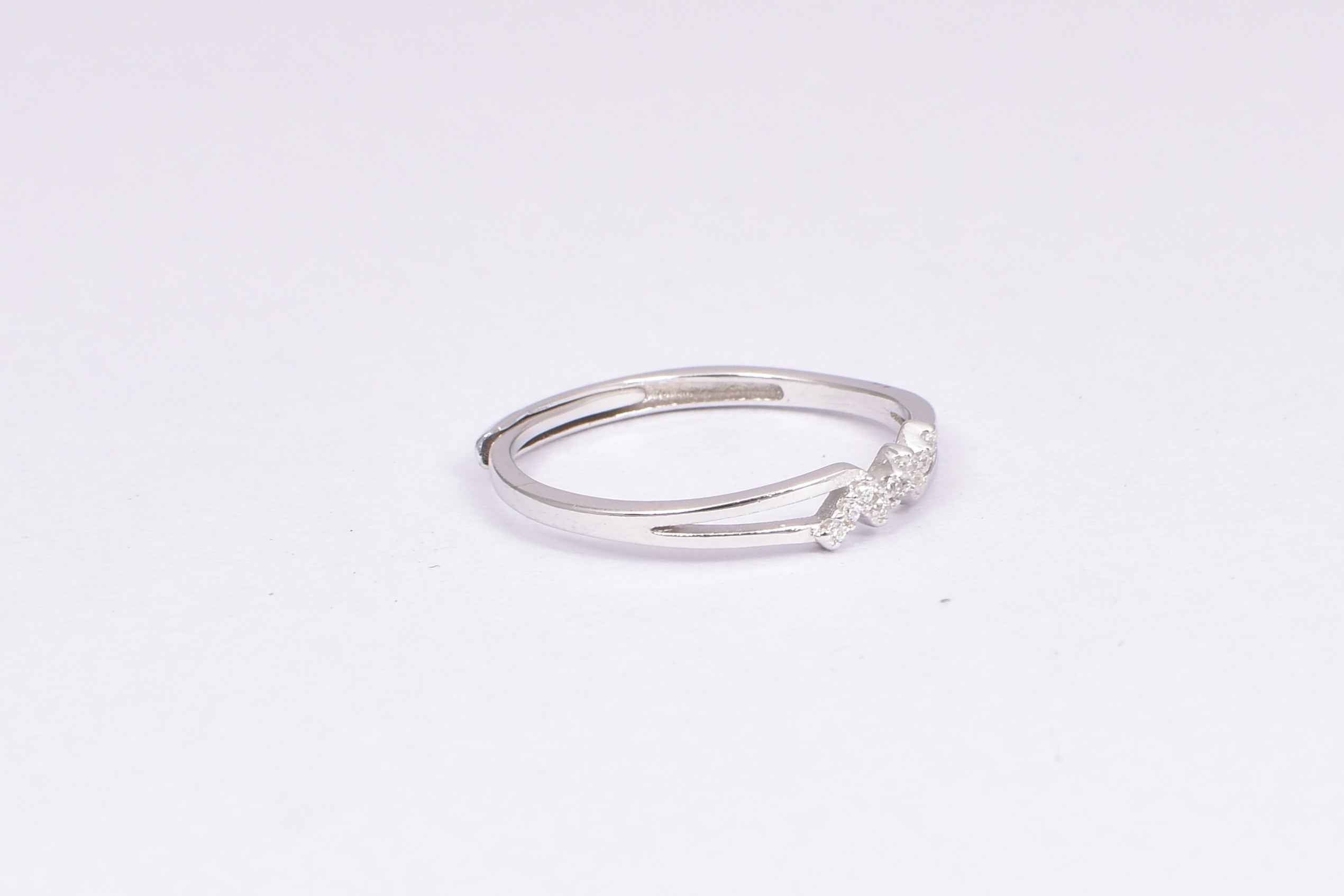 Elegant Silver Zigzag CZ Accent Ring