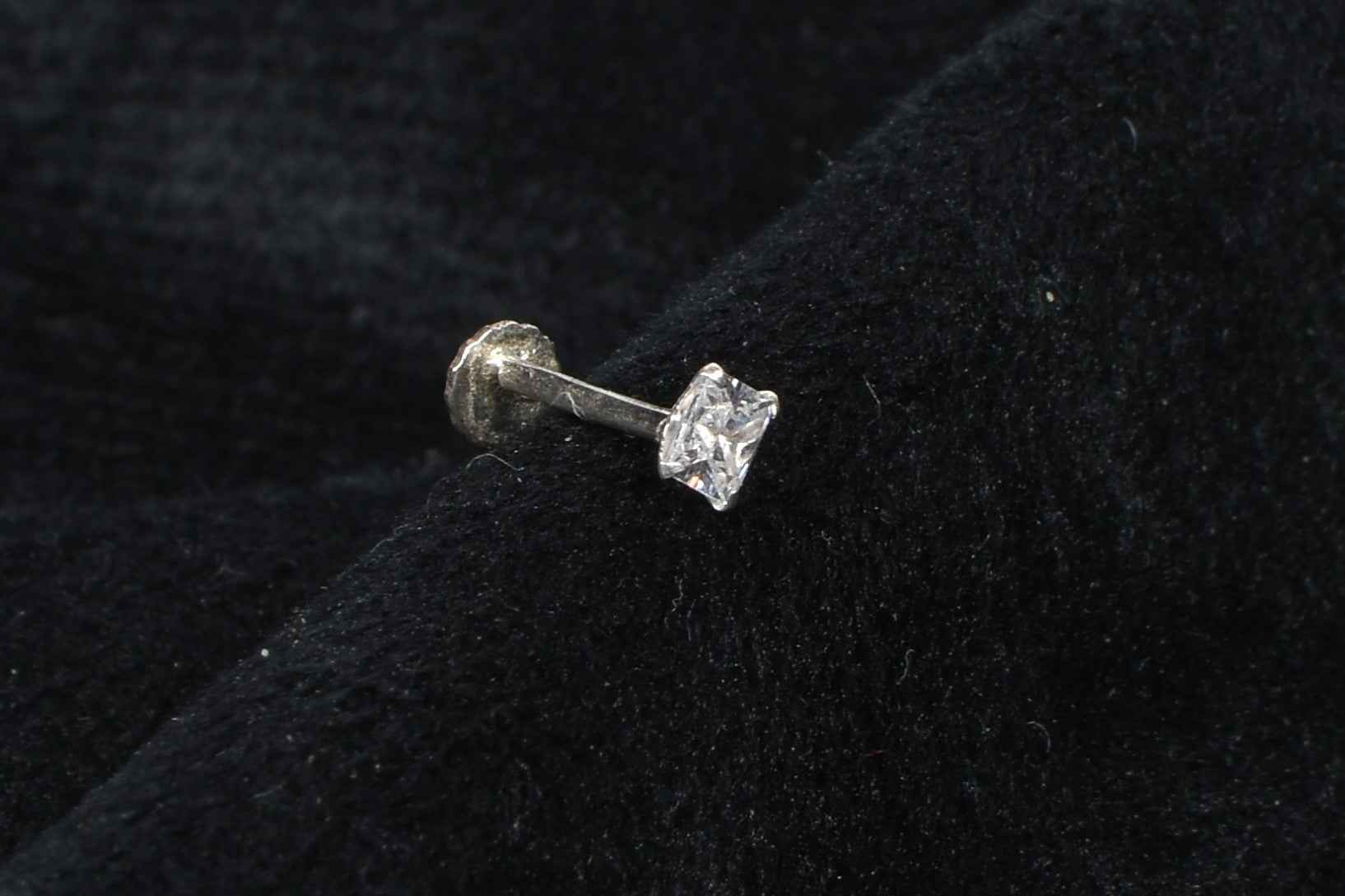 92.5 Silver Square Nose Pin