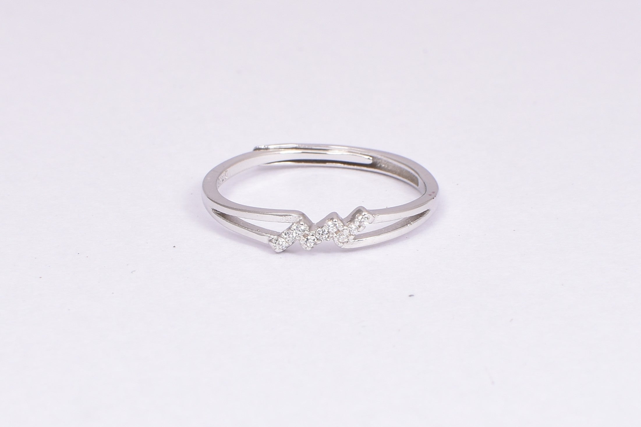 Elegant Silver Zigzag CZ Accent Ring