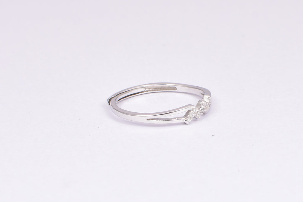 Elegant Silver Zigzag CZ Accent Ring