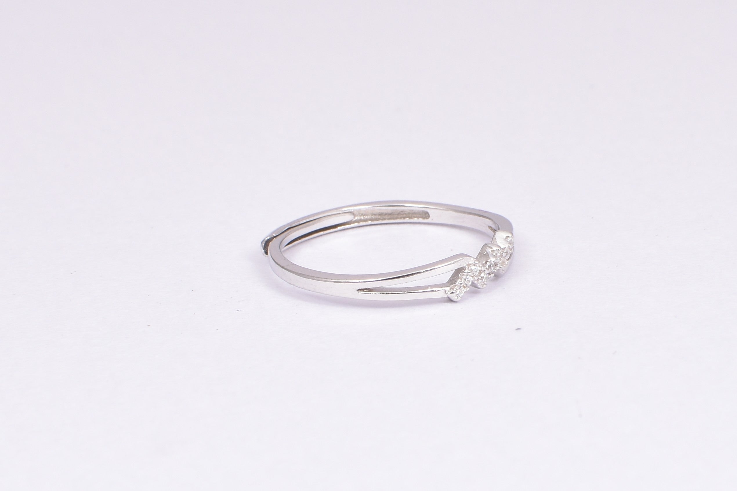 Elegant Silver Zigzag CZ Accent Ring