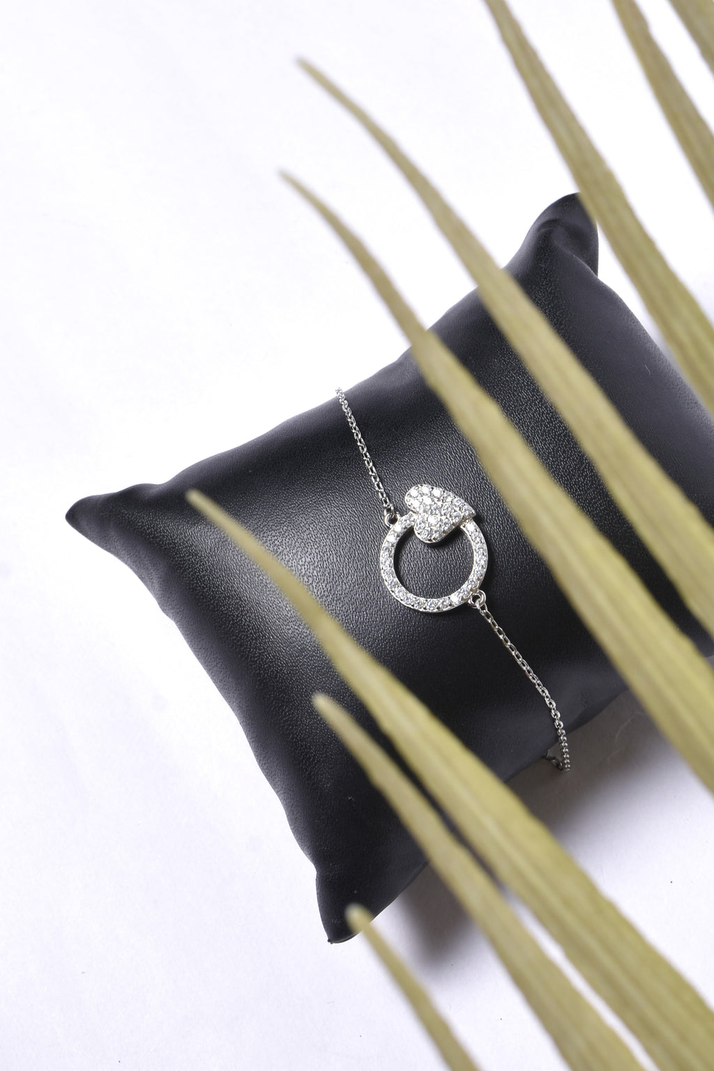 Sparkling Heart Circle Bracelet