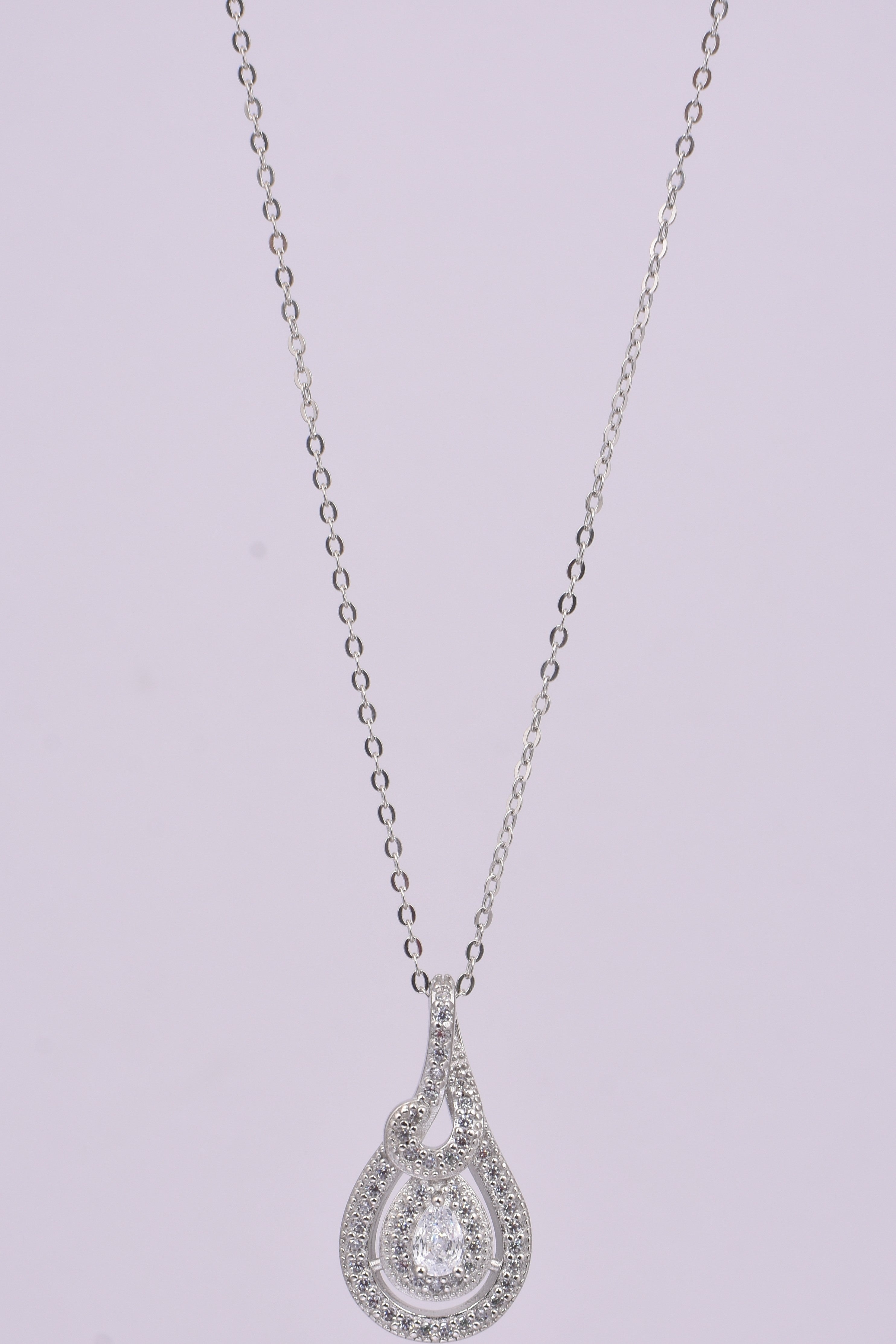 Elegant Teardrop Pendant Necklace